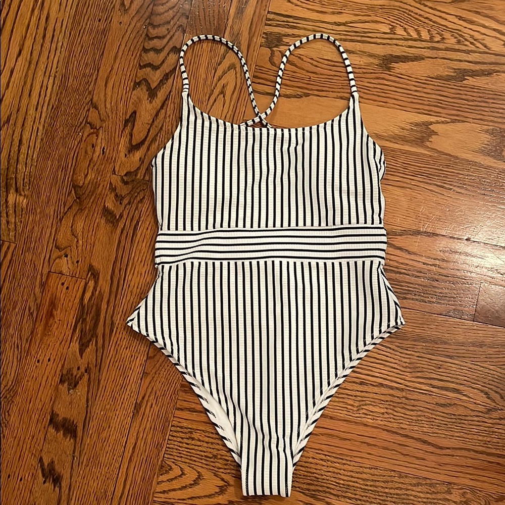 Shade & Shore for Target NEW Striped One-Piece Swimsuit Sz M 8/10